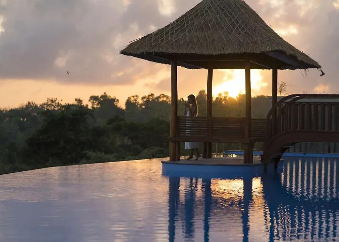 ホテル Semabu Hills Nusa Penida 4*